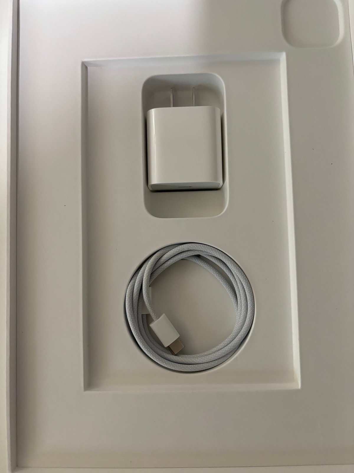 iPad Pro 11-inch (4th Generation) Wi-Fi 128 GB + Apple Pencil 3R27