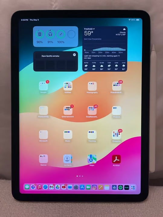 Apple iPad Air 4th Generation 256GB with Magic Keyboard and Apple Pencil 2 1Z65