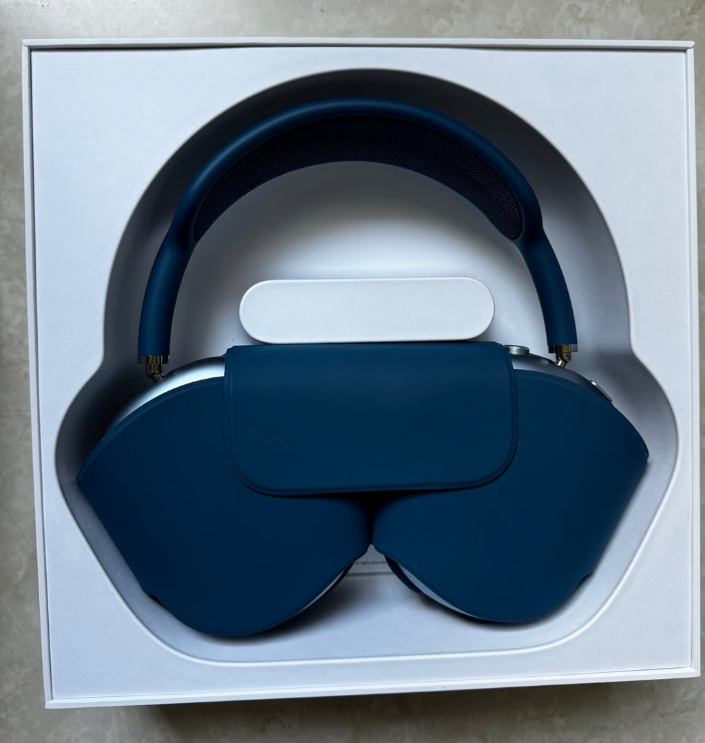 Apple AirPods Max with Smart Case in Sky Blue 7A76