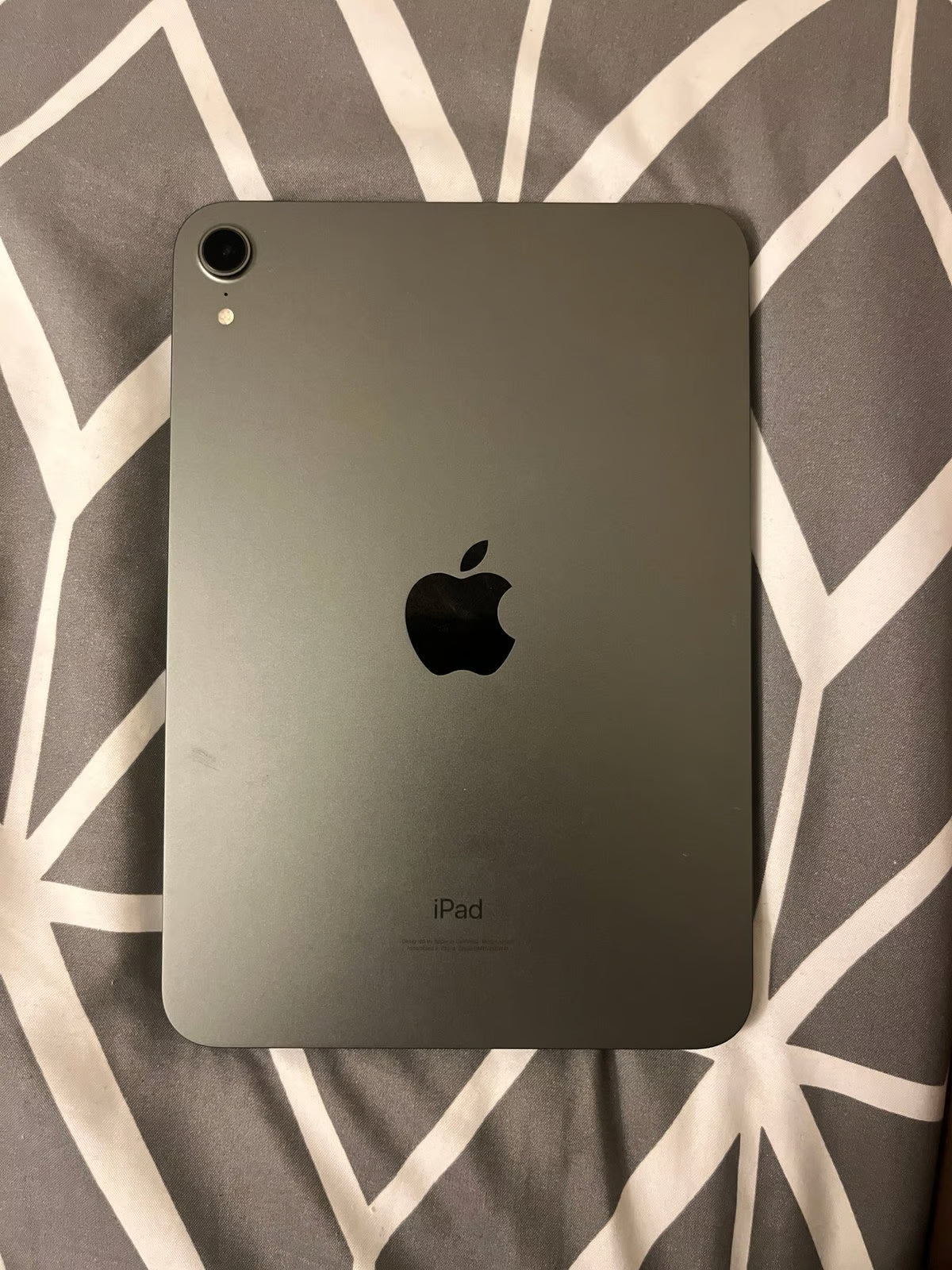 Apple iPad Mini 6th Generation 64 GB in Space Gray 2B38
