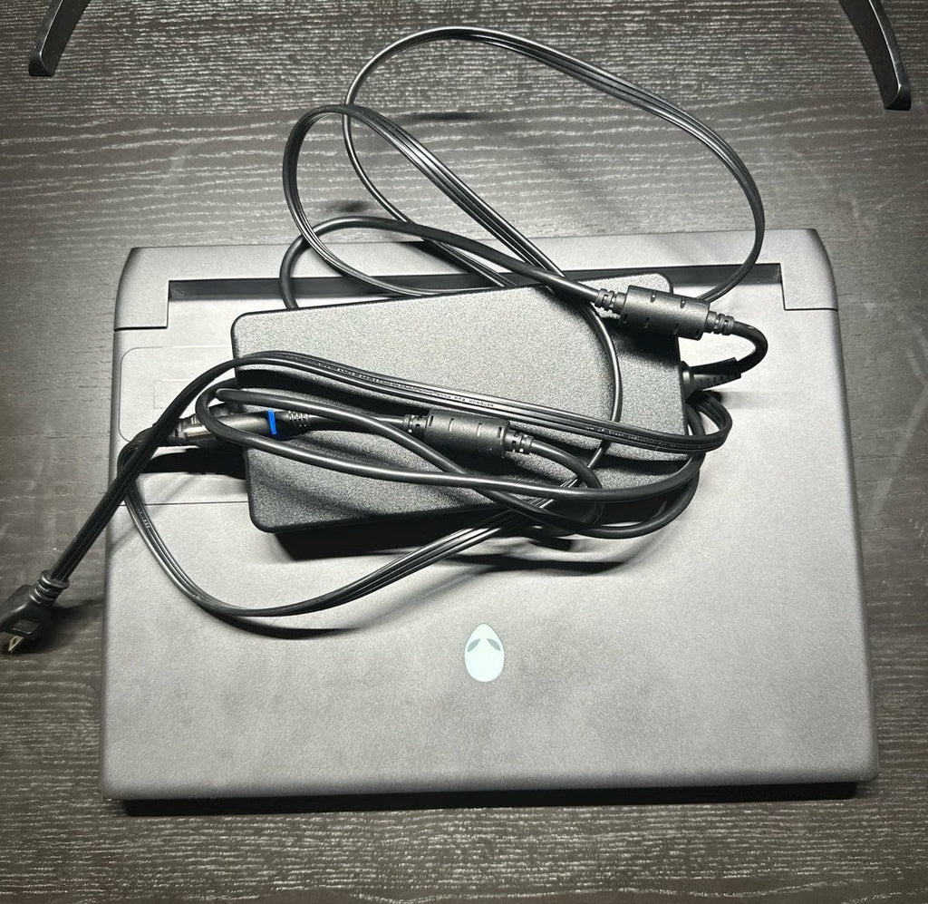 Alienware M15 gaming laptop 8X59