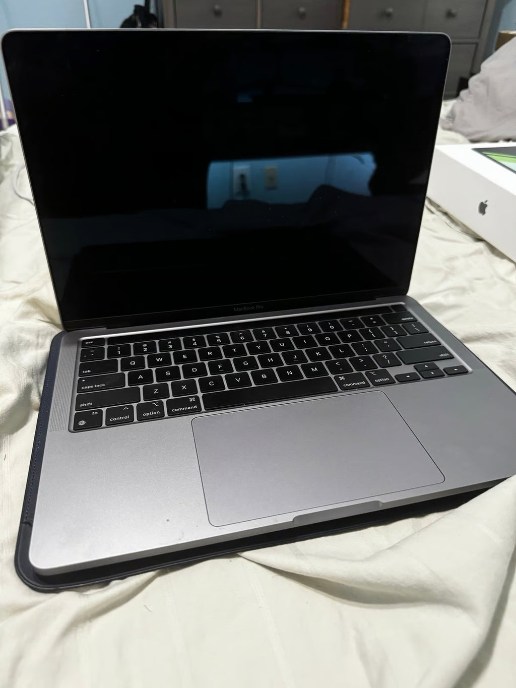 MacBook Pro M1 13 inch 16GB RAM/1TB SSD 8E71