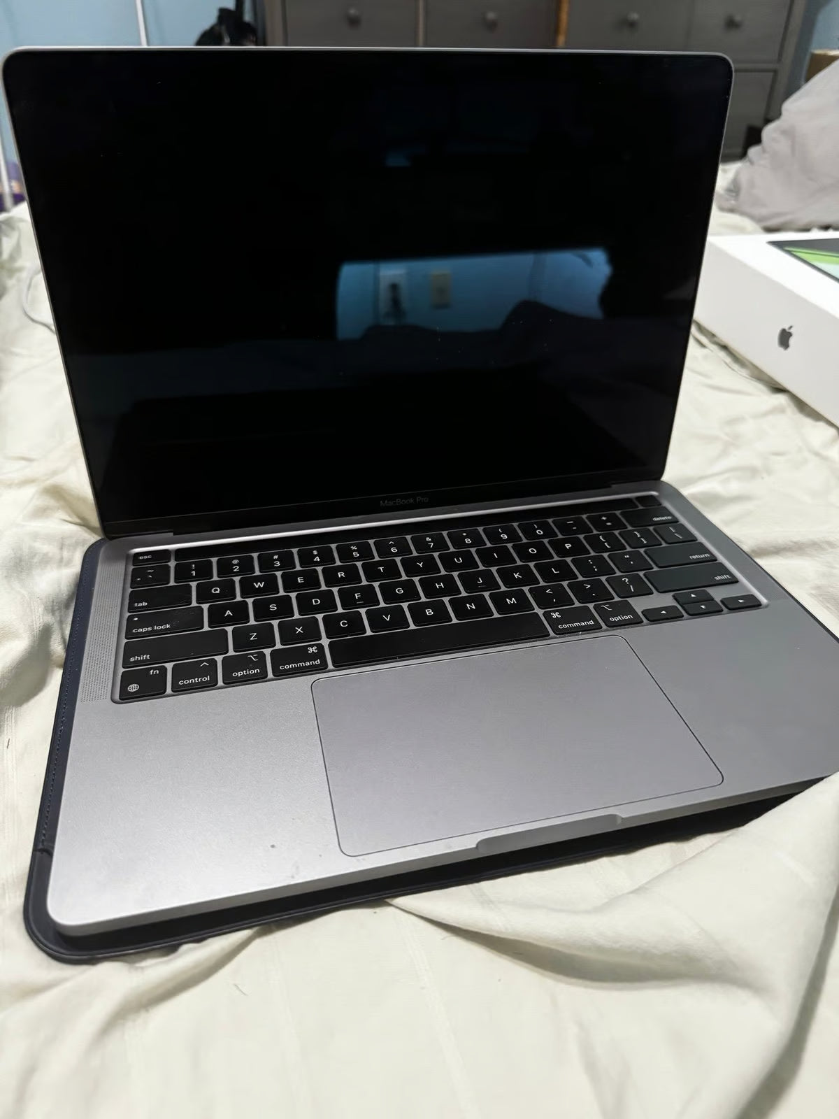 MacBook Pro M1 13 inch 16GB RAM/1TB SSD 8E71