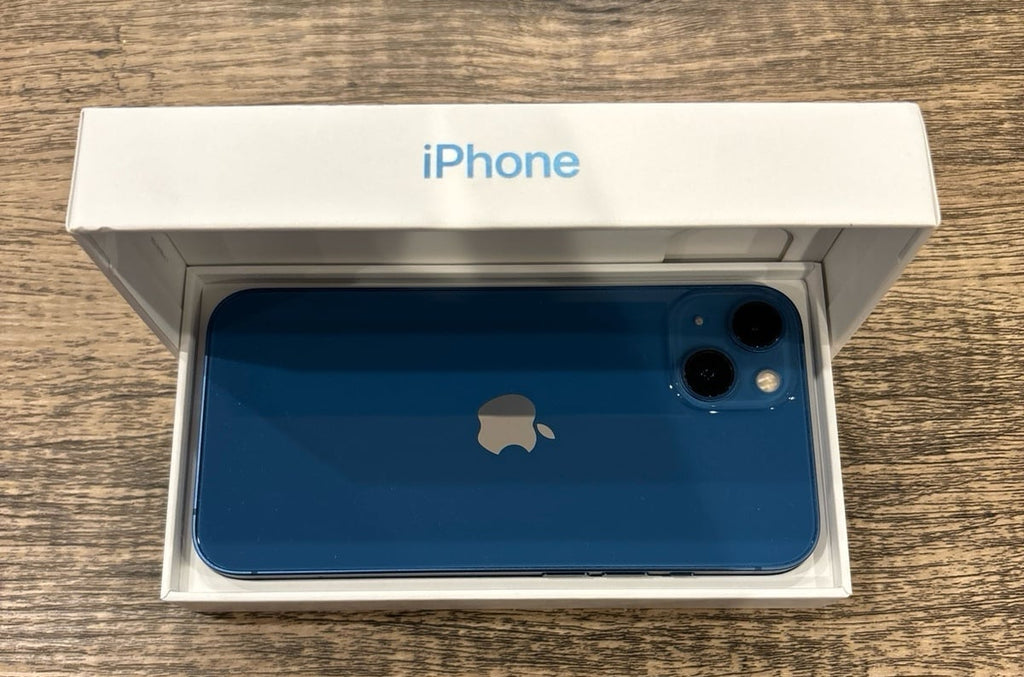 iPhone 13 128GB Unlocked w/ Charger & Original Box 5T99