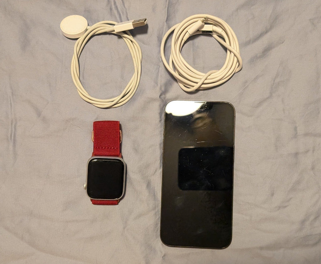 Apple iPhone 13 Pro & Series 6 44MM Apple Watch bundle 8X66