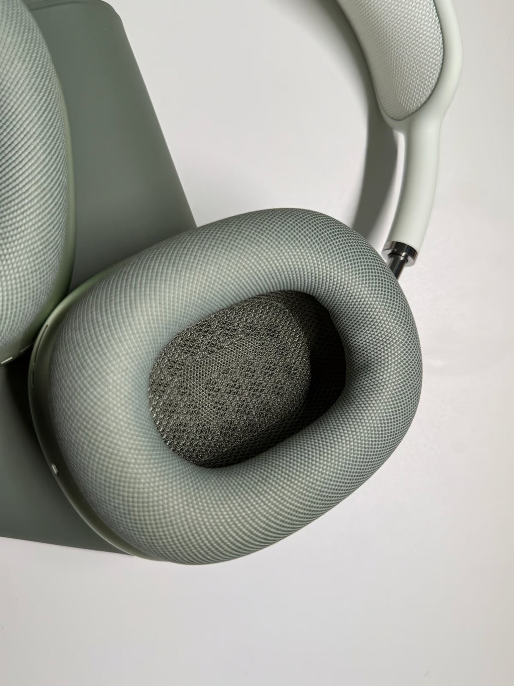 Apple AirPods Max with Smart Case in Green 6T85