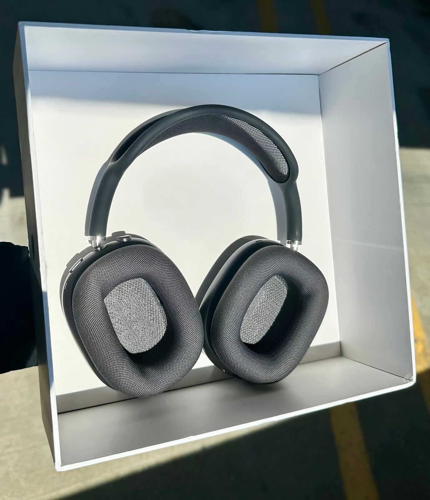 Apple AirPods Max with Smart Case in Space Gray 5K72