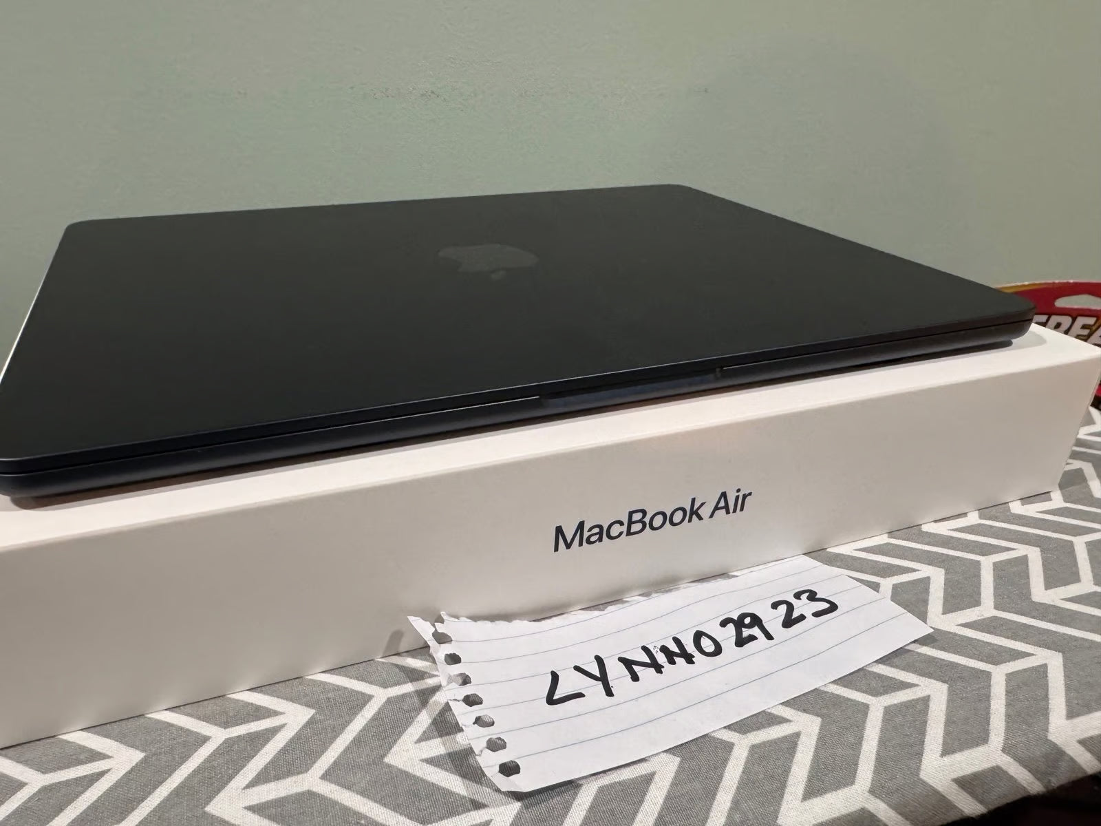 MacBook Air M2 5L57