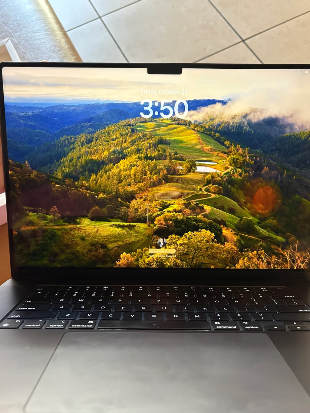 Apple MacBook Pro 16'' Apple M3 Pro 512GB SSD 18GB RAM Laptop - Black MRW13LL/A 2D22