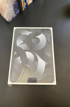 Apple iPad Air 5th Gen & Ipad Magic Keyboard 8Y62