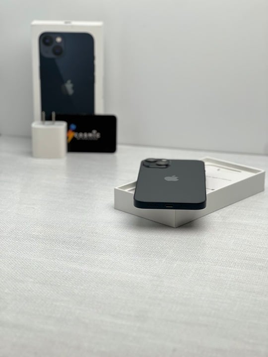 Apple iPhone 13 128GB Fully Unlocked - Midnight 1Z62