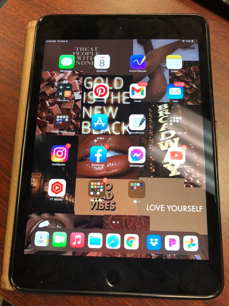 Apple iPad Mini 5th Generation in Black 8P57