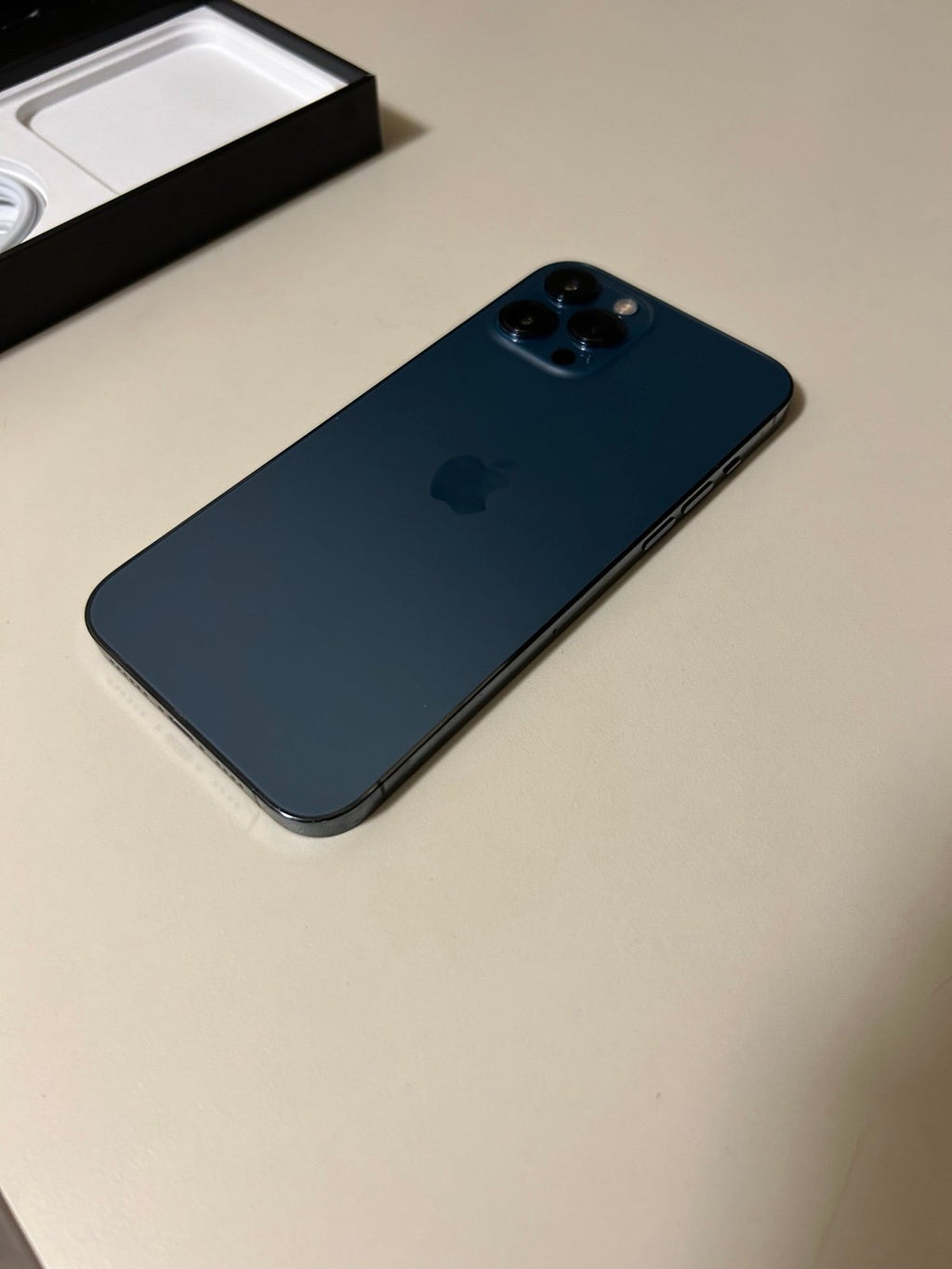 iphone12 pro max phone unlocked 2N36