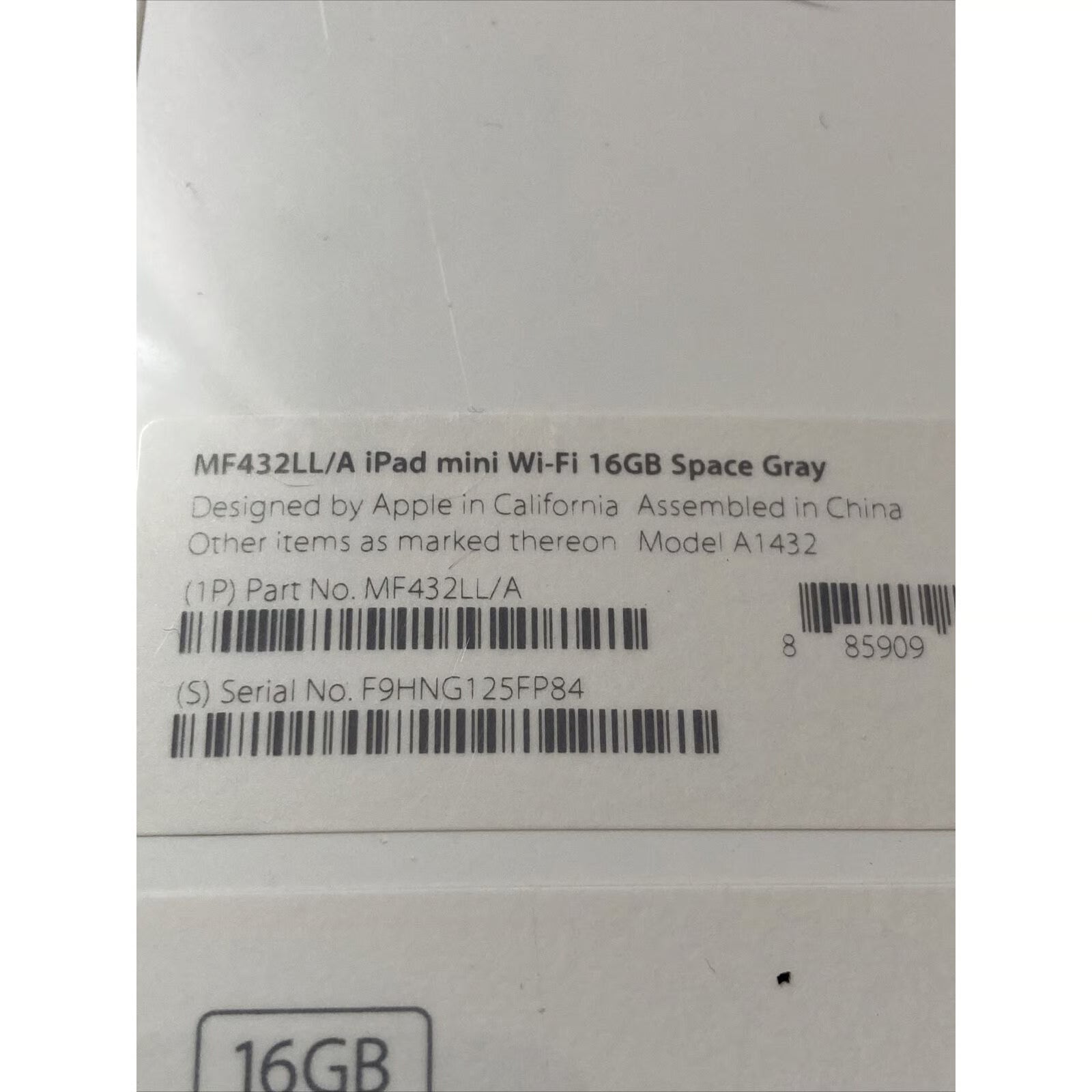 Apple iPad Mini 16GB Wi-Fi - Space Gray (MF432LL/A) Lot 5F55