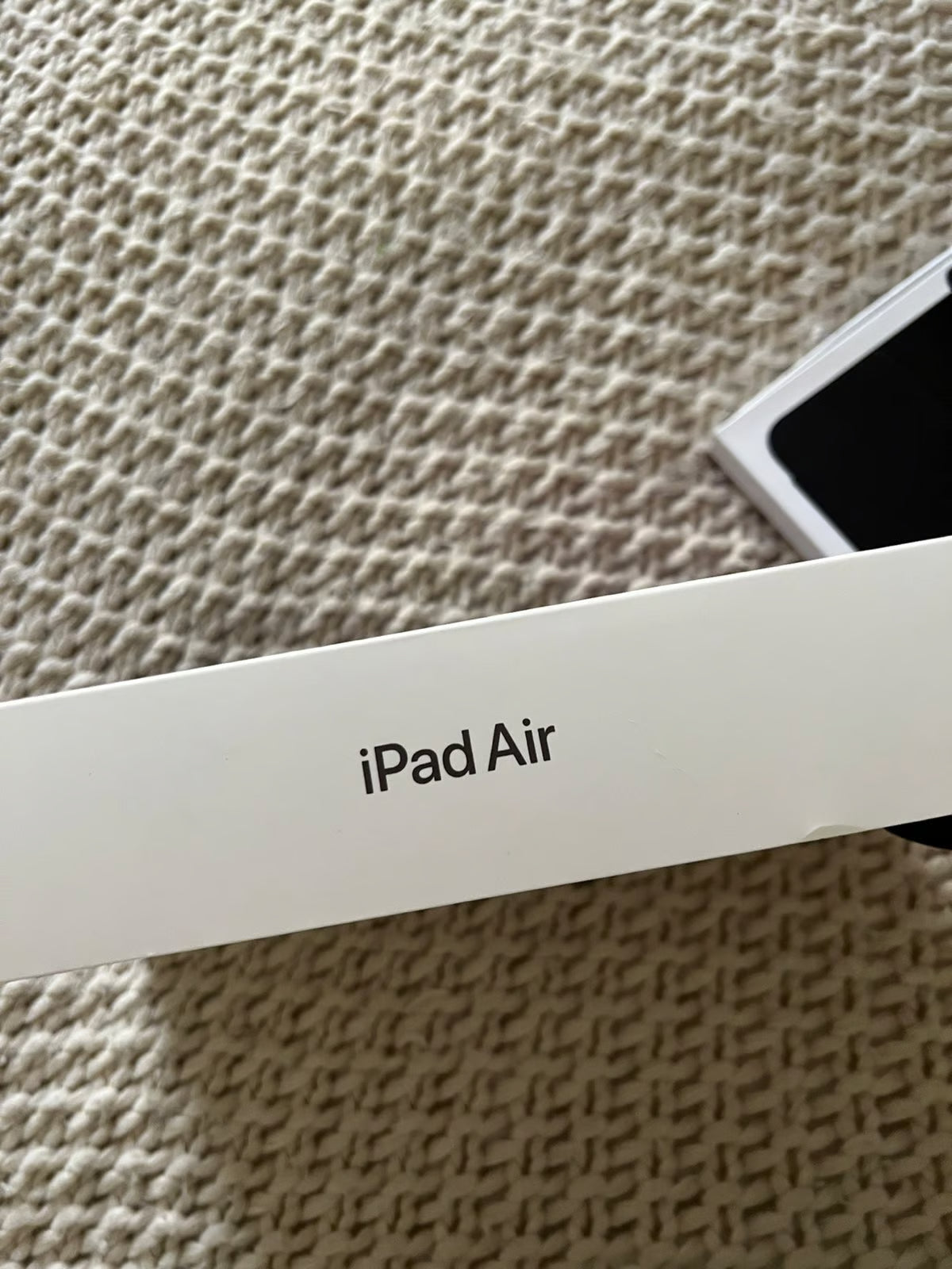 Brand New iPad Air 256 GB & Smart Folio Case 6D57