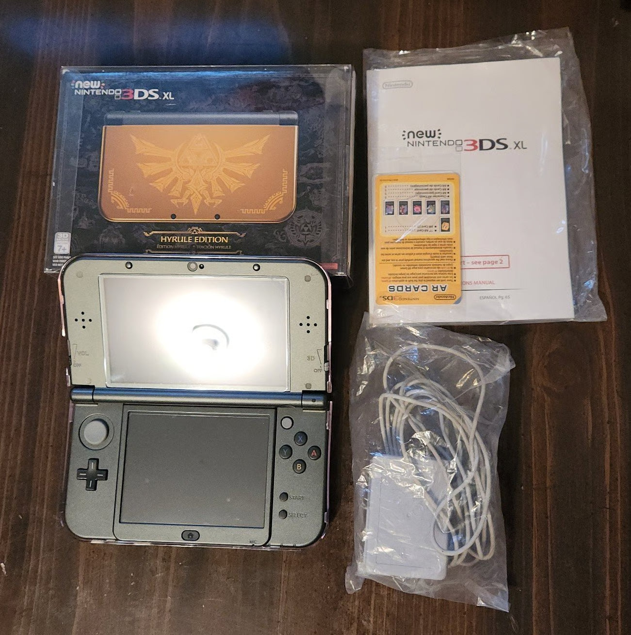 Nintendo 3DS XL Hyrule Edition (Very good condition!) (CIB!) READ DESCRIPTION!