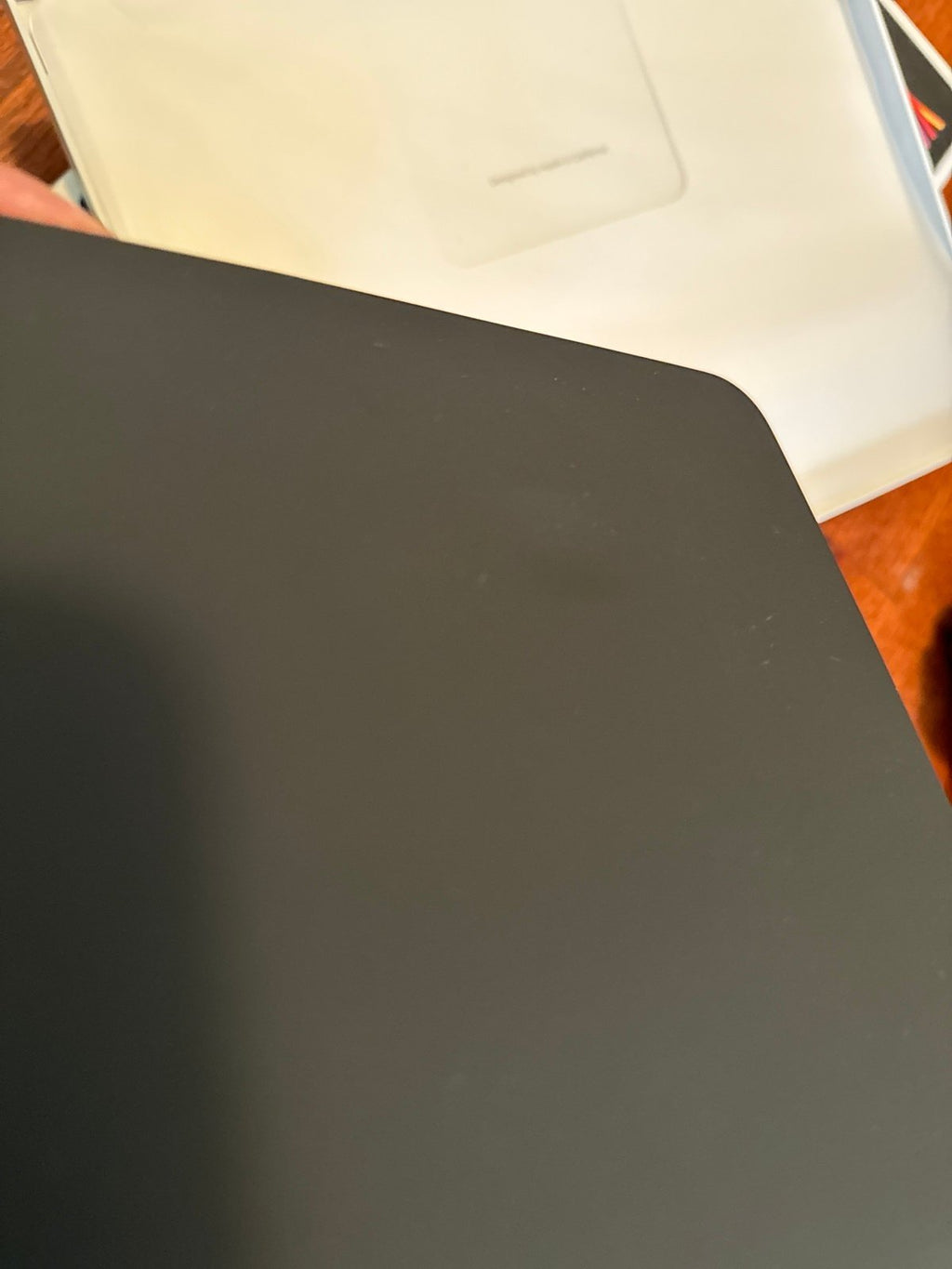 iPad Pro 12.9 6th Gen WiFi + Cellular 128GB Bundle 9U39