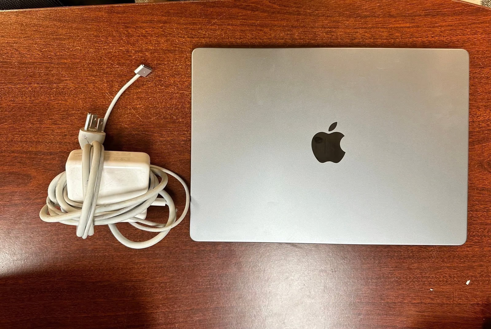 MacBook Pro M1 Pro 10-Core CPU and 16-Core GPU 14 Inch (Late 2021) 1TB SSD 6H76