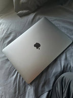 MacBook Pro 2022 M2 chip 6J21