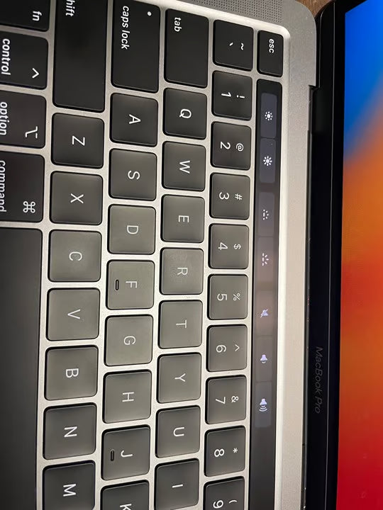 MacBook Pro M1 8gb ram 256gb SSD 5F19