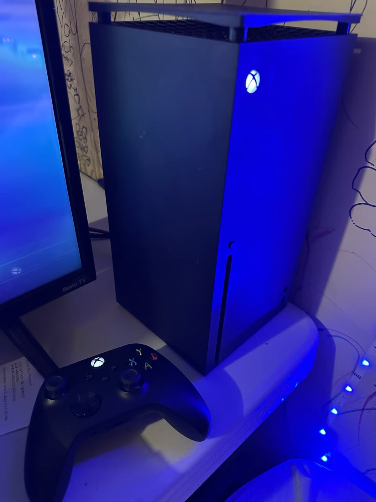 Xbox series X 1TB w/ controller & 2 games MK1 & DYING LIGHT 2 7Z27