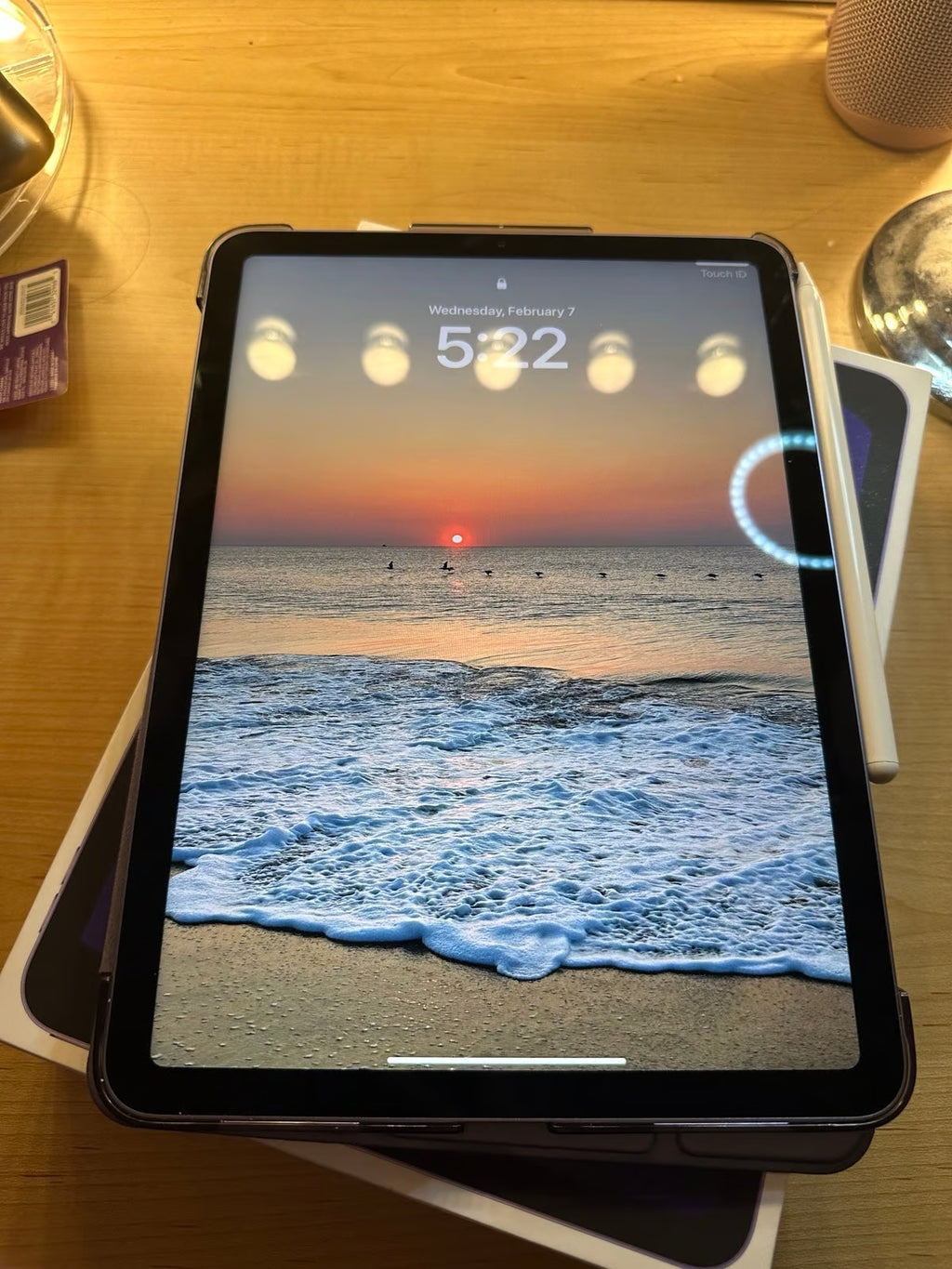 Apple iPad Air 5th Generation 64 GB in Purple *Wifi 3B65