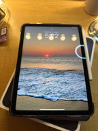 Apple iPad Air 5th Generation 64 GB in Purple *Wifi 3B65