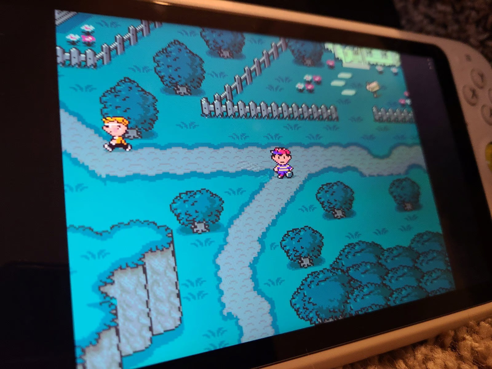 Logitech G Cloud Video Game Handheld - Xbox / PS5 Streaming and Emulation 1N21