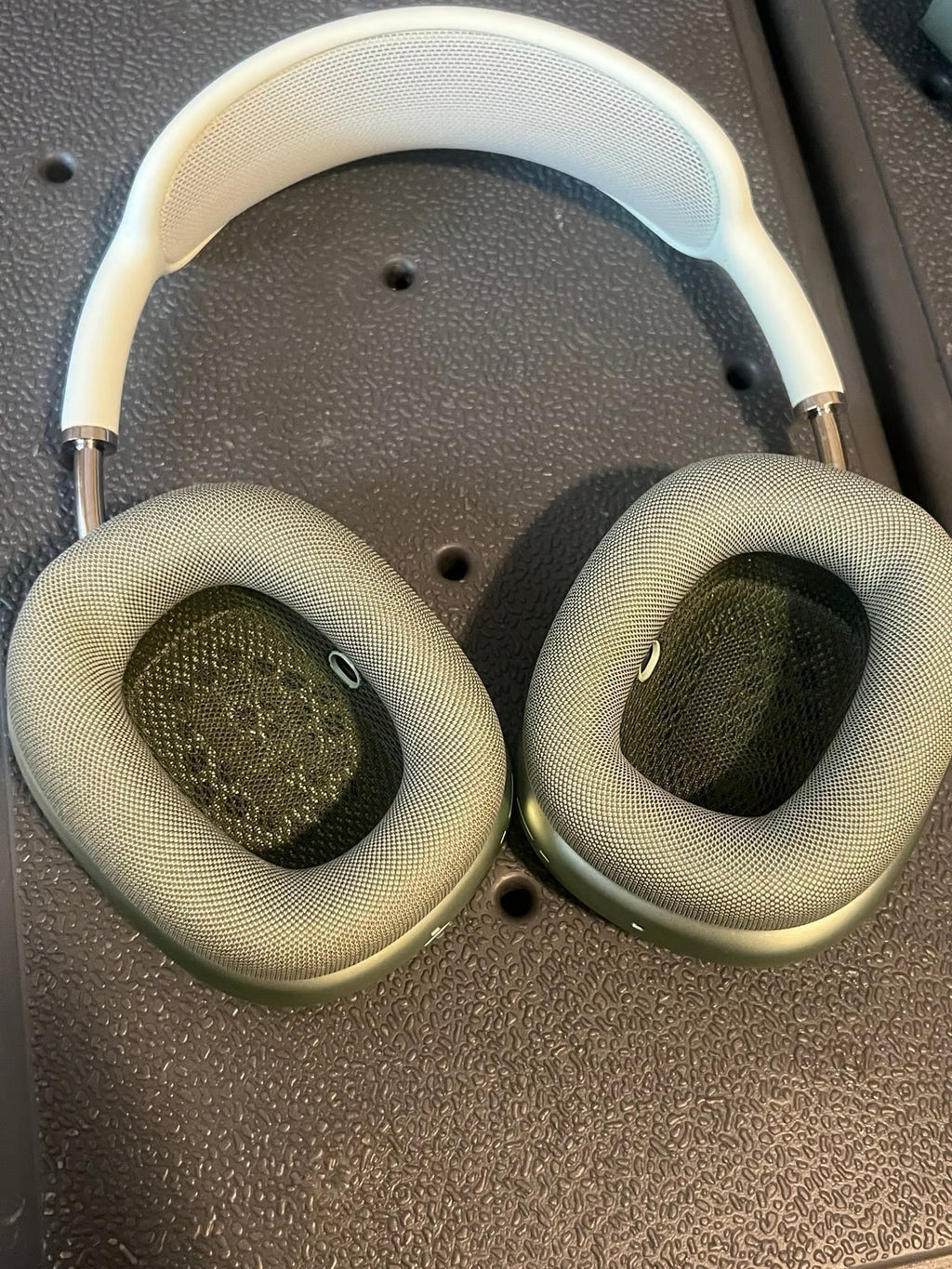 Apple AirPods Max in Green 1B63