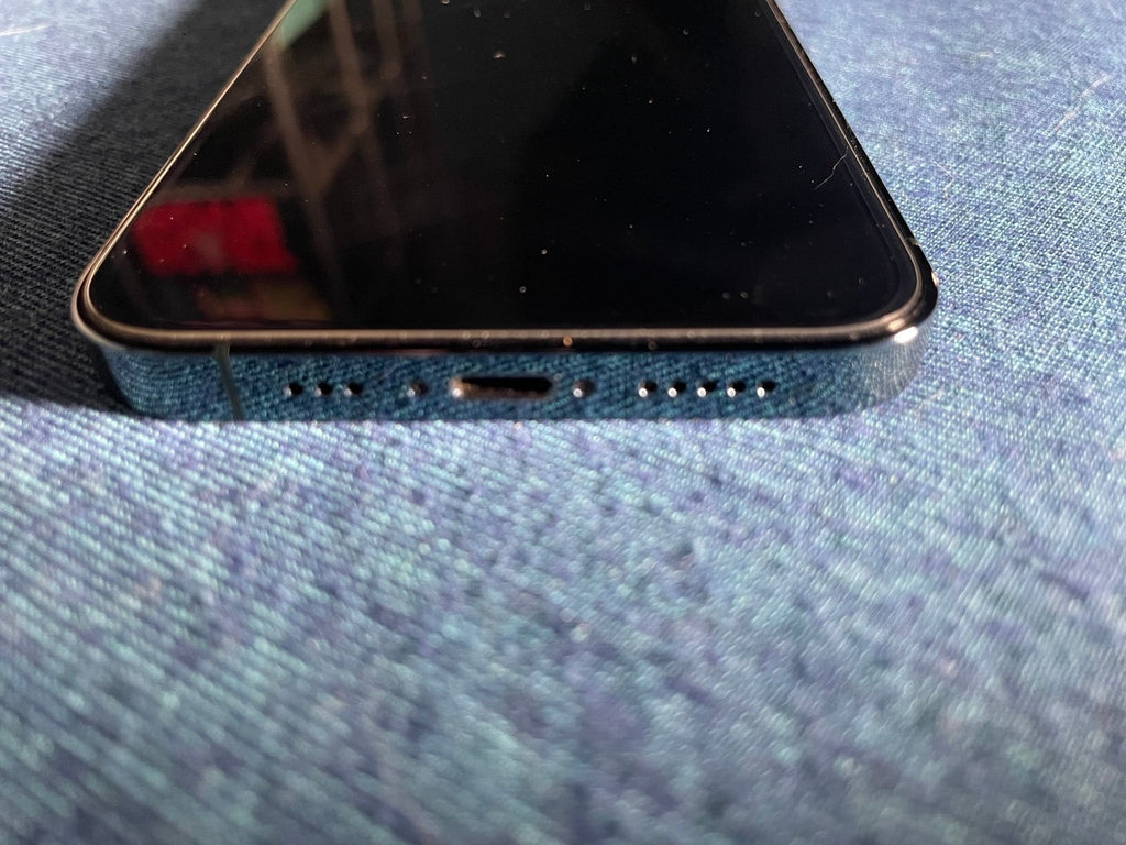 iPhone 12 Pro with Black Case 7P87