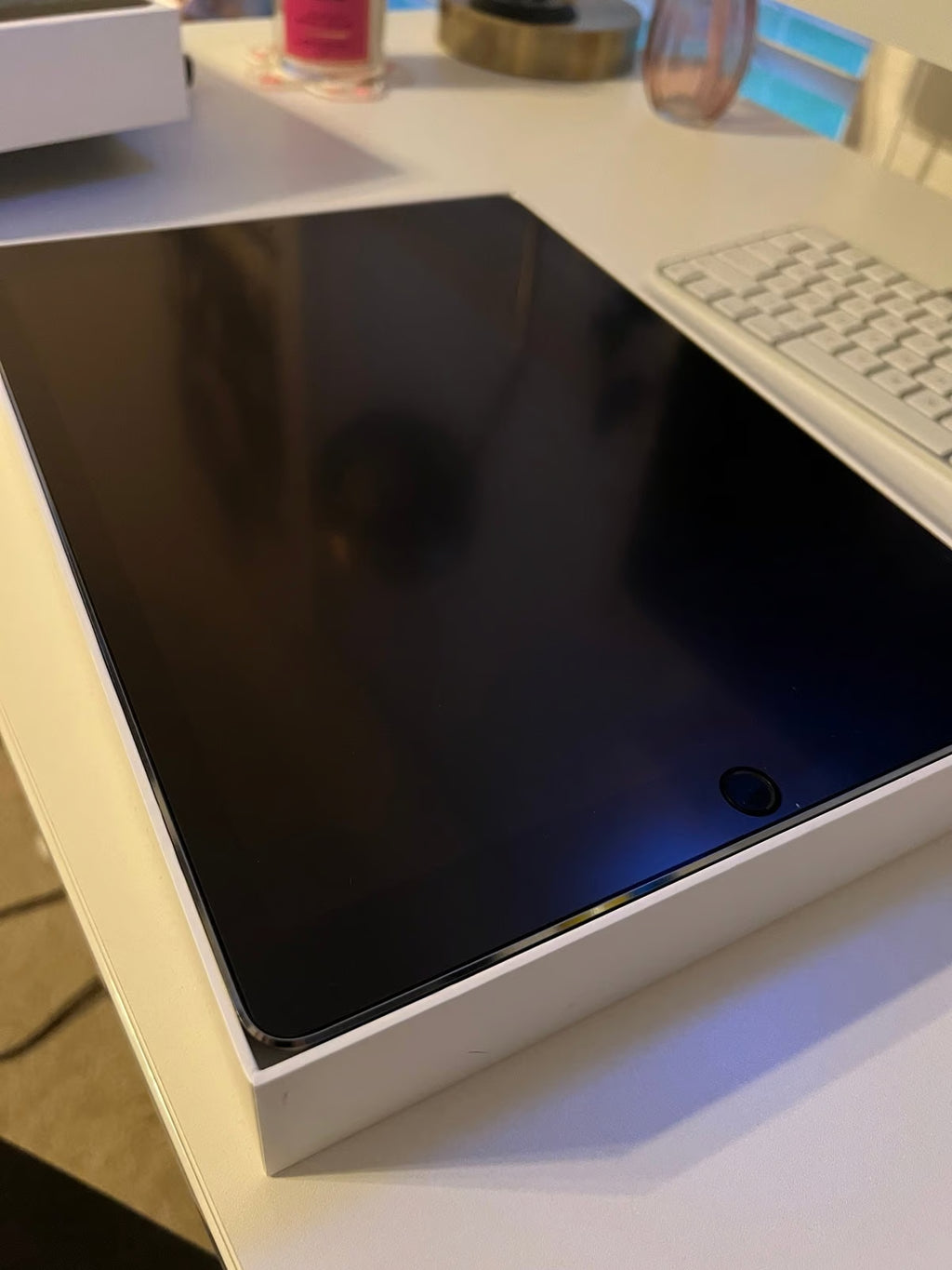 Apple iPad Pro 2nd Generation 64 GB in Space Gray 7S67