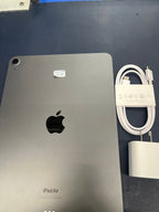 Apple iPad Air 5th Generation 64 GB in Space Gray 5R85