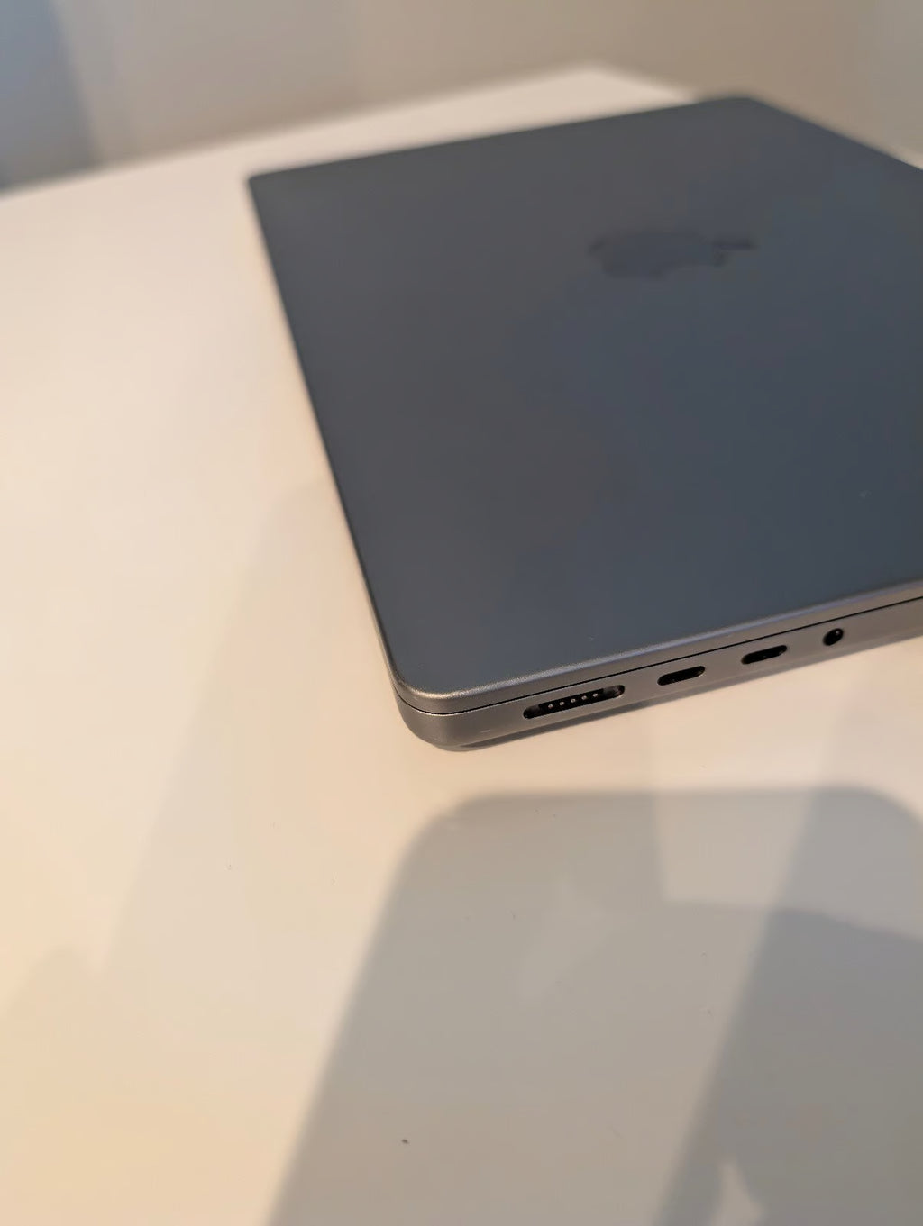 Apple Macbook Pro 14"" M2 Pro 16GB RAM 512GB SSD (A2779) 8F77