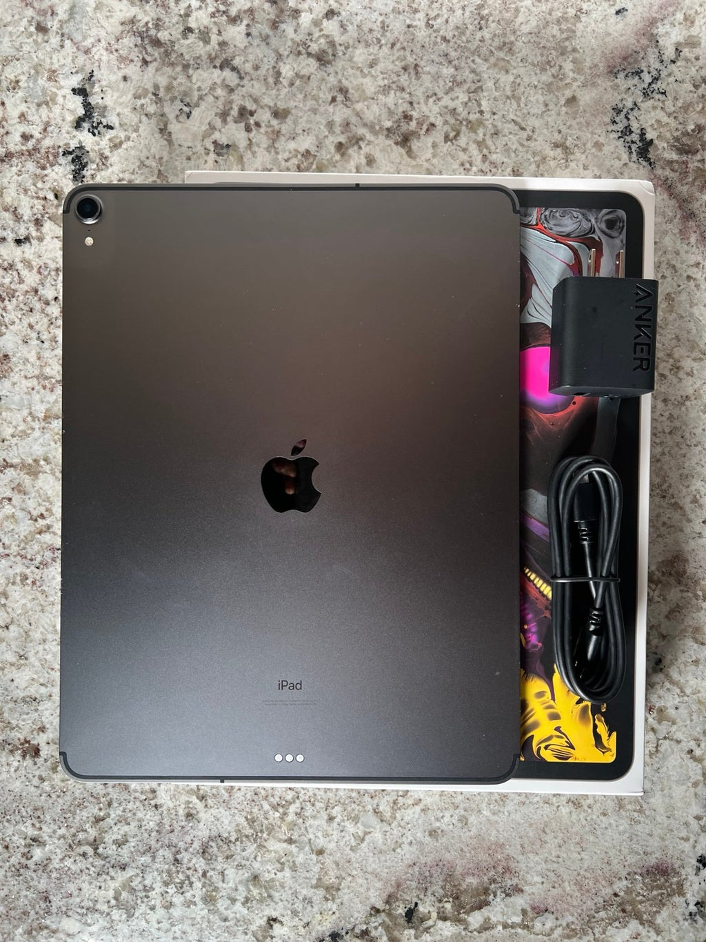 Apple iPad Pro 3rd Generation 256 GB in Space Gray Cellular FACTORY UNLOCKED 8W31