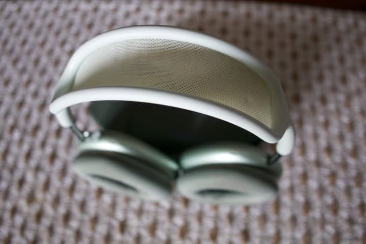 Apple AirPods Max with Smart Case in Green 8P66