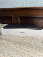 iPad Pro 12.9 inch 3rd Gen Works Perfectly 7O98