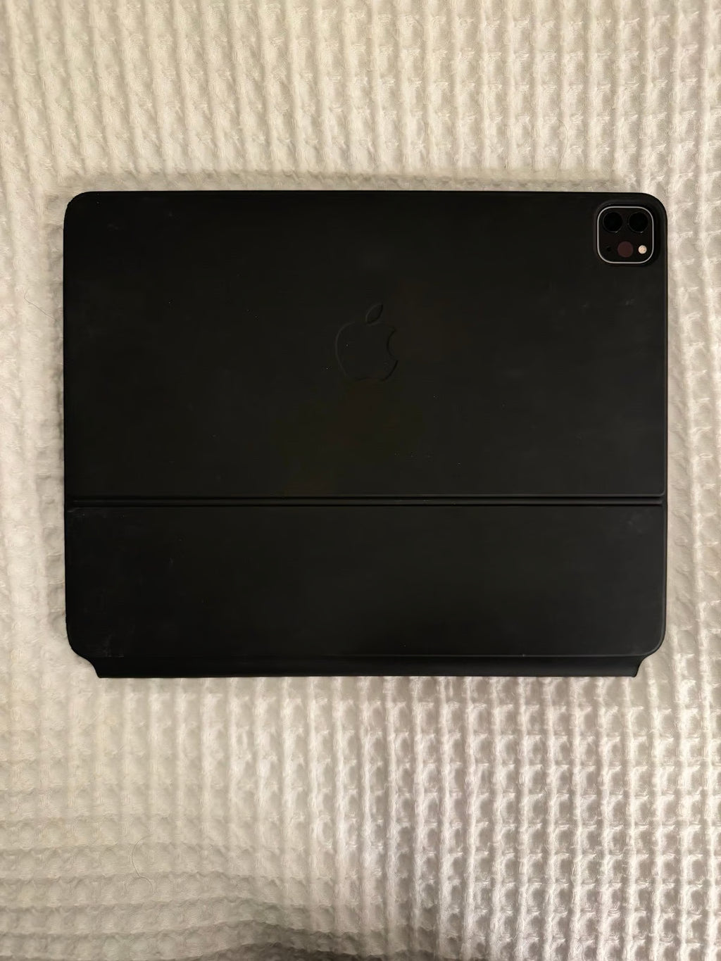 iPad Pro 12.9鈥?6th gen (512GB/Wifi) + Apple Magic Keyboard 6B35