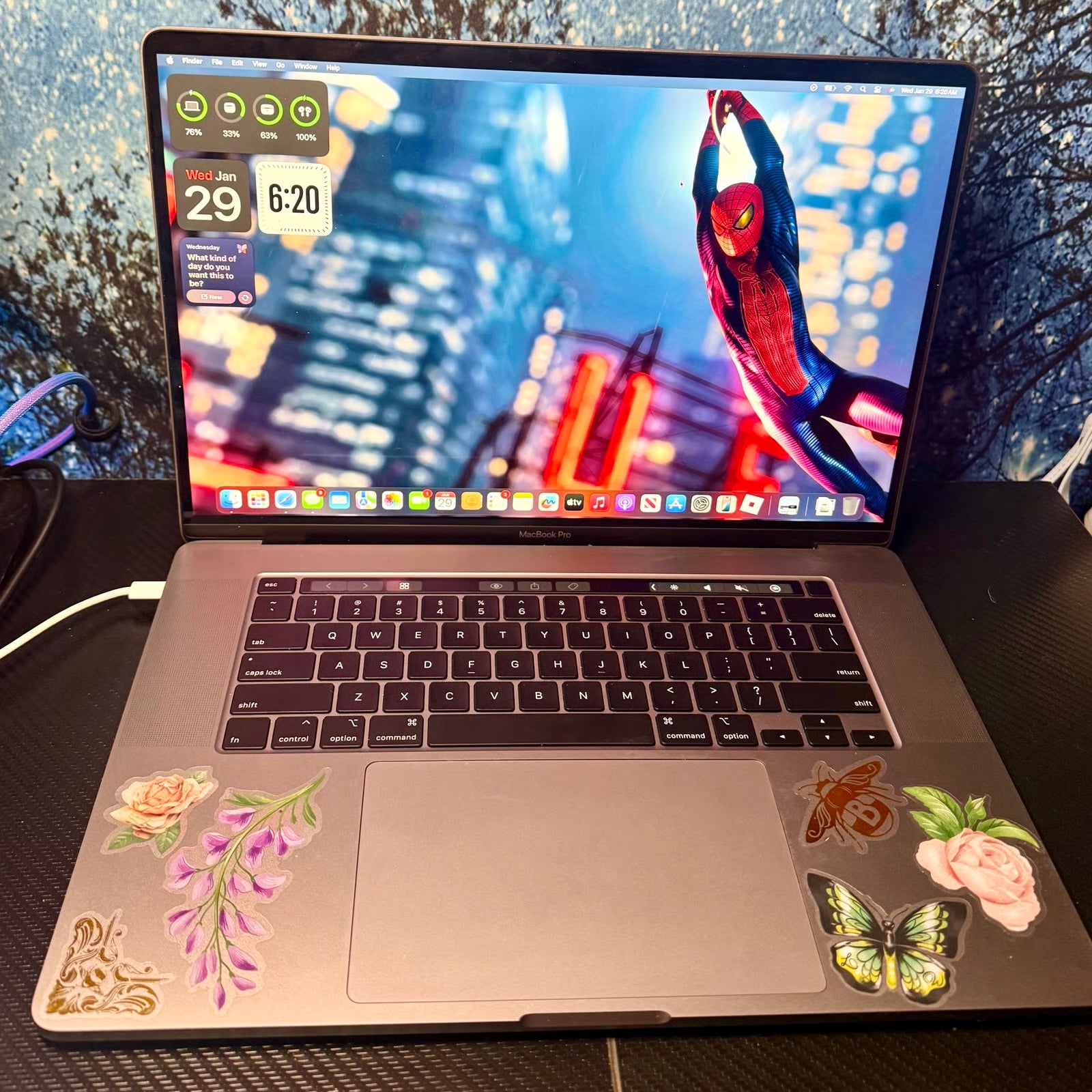 Apple MacBook Pro 16鈥?2019 Touch-bar 1tb 16gb Ram 7W73