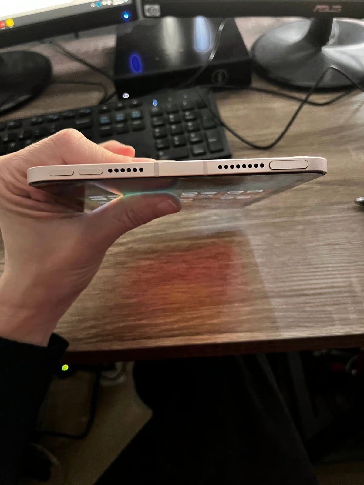 Apple iPad Mini 6 64 gb cellular unlocked! W/ Casetify case! Mint condition! 3E85