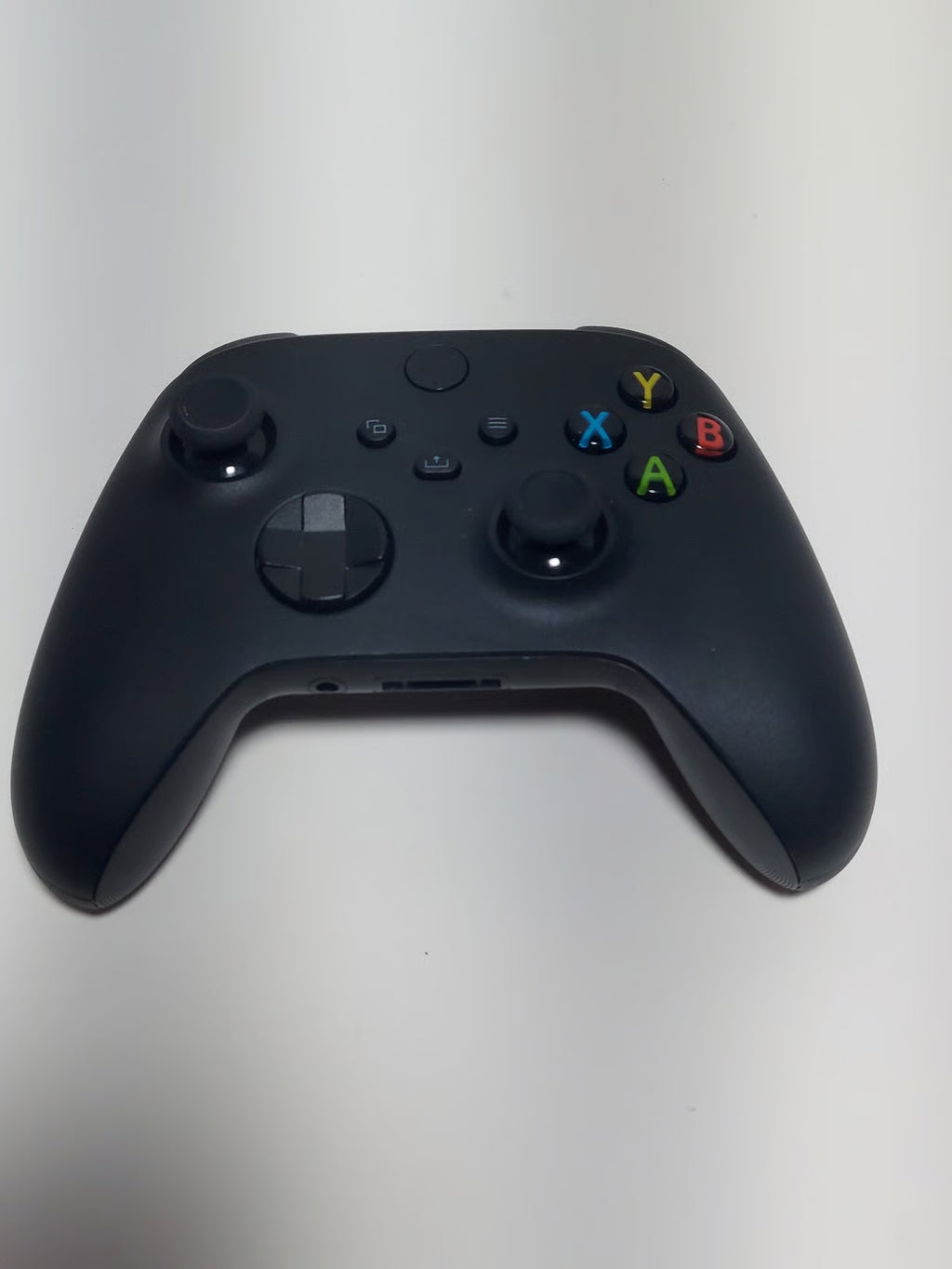 Xbox Series X 1TB SSD Console - Includes Xbox Wireless Controller 3X92