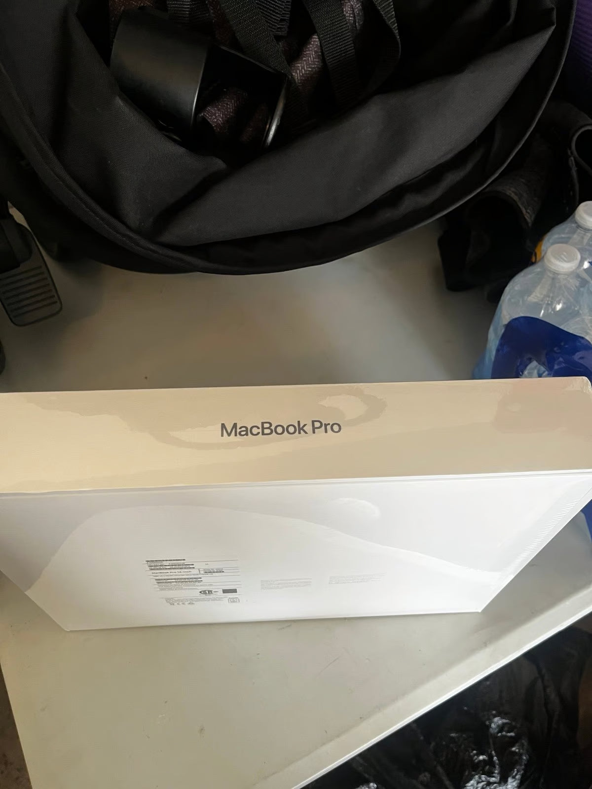 Apple Macbook Pro 14in. 9C76