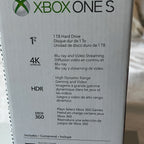 Xbox One S Box 1TB + 2 Wireless Controllers 3V39