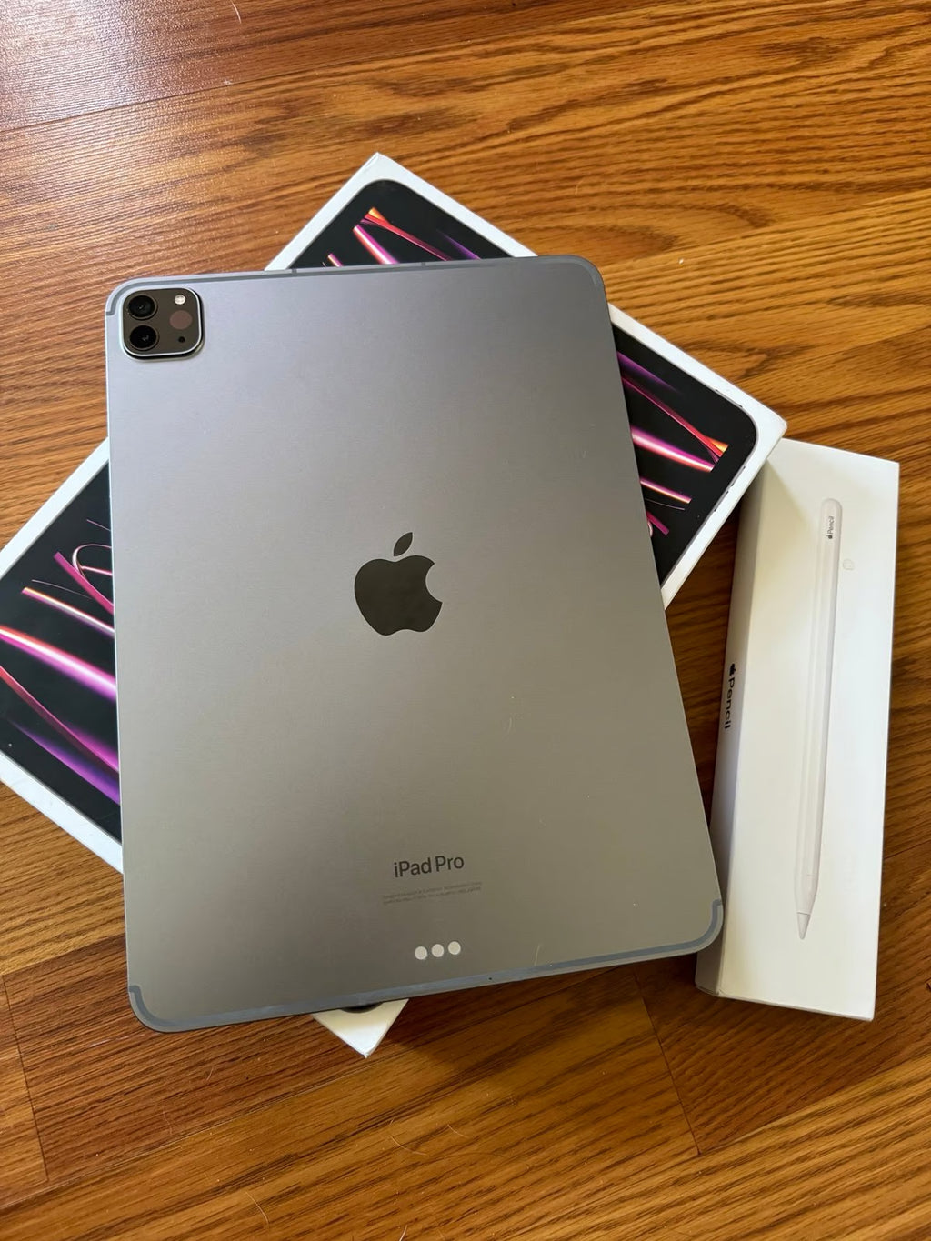 iPad Pro 4th Gen 11in 256gb with Apple Pencil 7E63