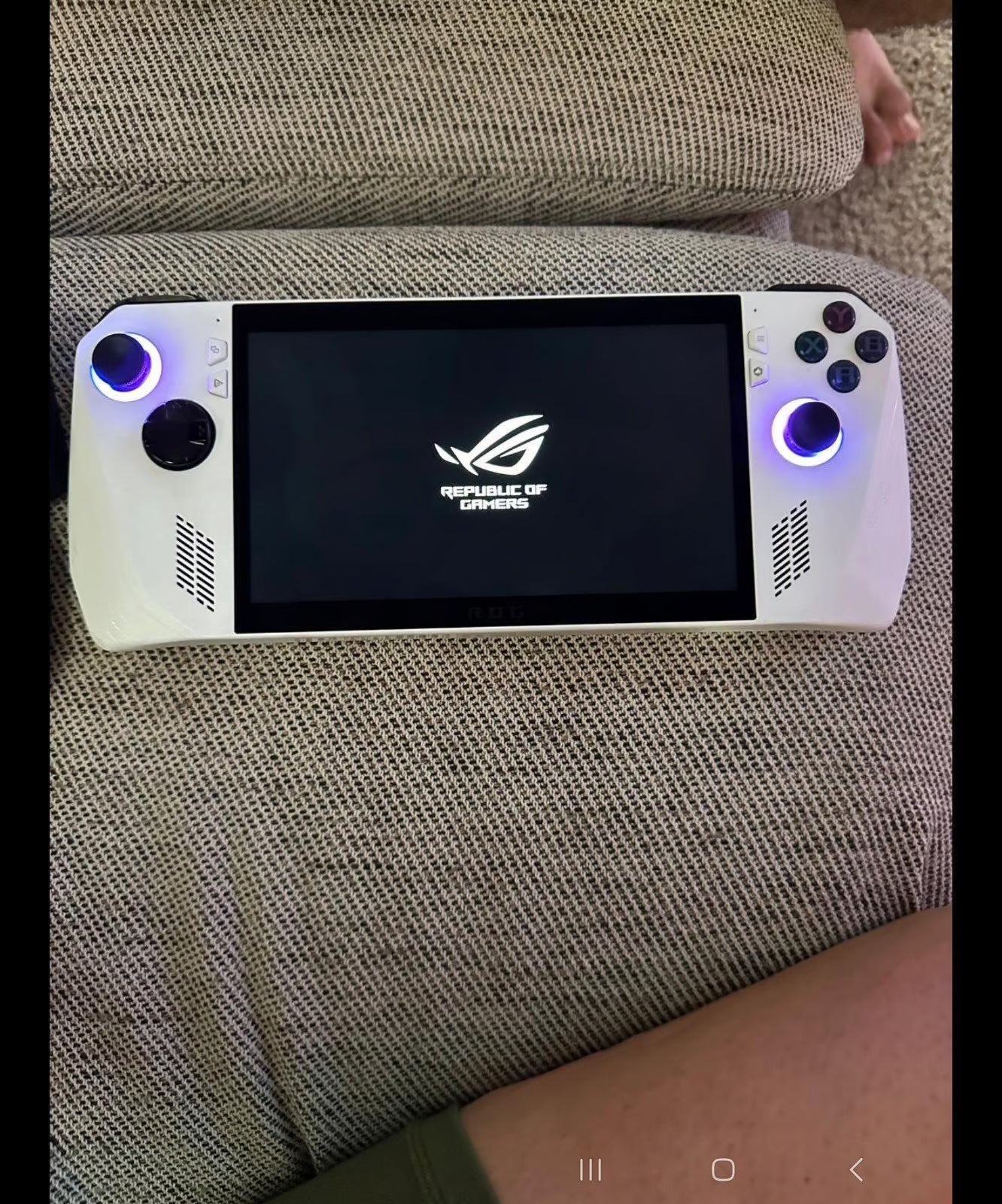 ASUS rog ally z1 extreme 7R62