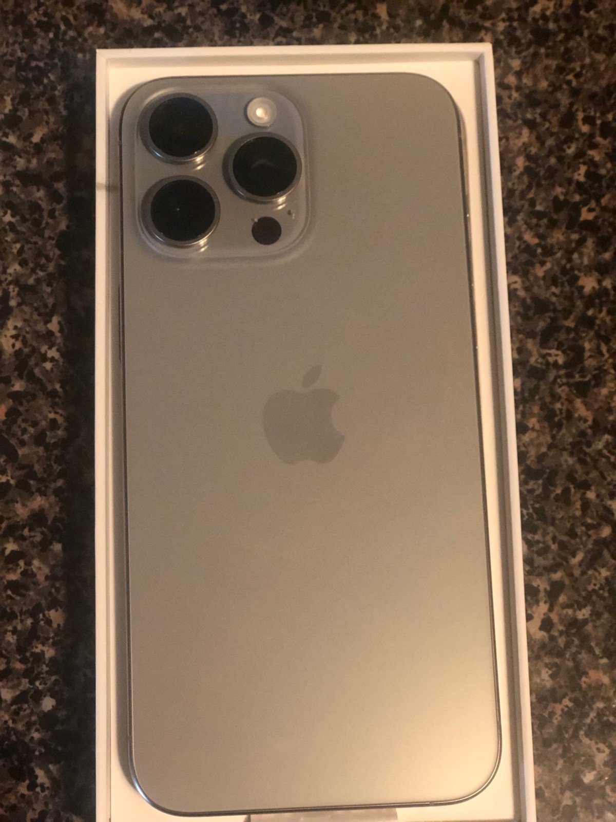 Iphone 15 pro max phone unlocked 512GB 7W85