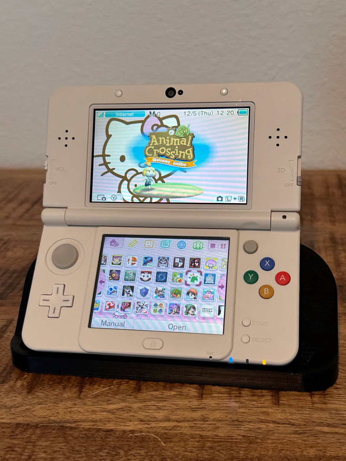 RARE New Nintendo 3DS - Hello Kitty Plate Pack - Comes W/ 128 GB and 3000+ Games