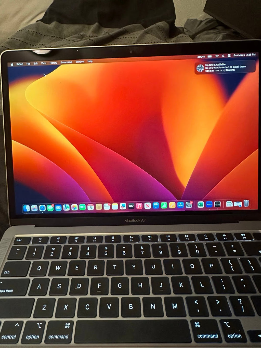 Apple Macbook Air 13in.  M1 3.2 GHz  256GB SSD 3N23