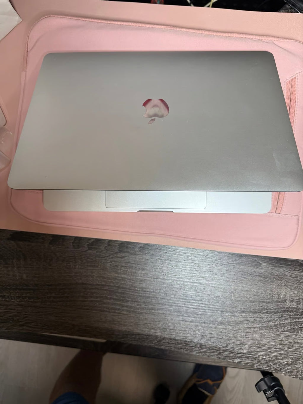 Apple MacBook Pro 13鈥?Silver 16GB RAM 1TB SSD macOS Sequoia 2024 6M79