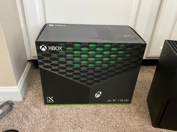 Xbox Series X 1TB SSD Console 7V75
