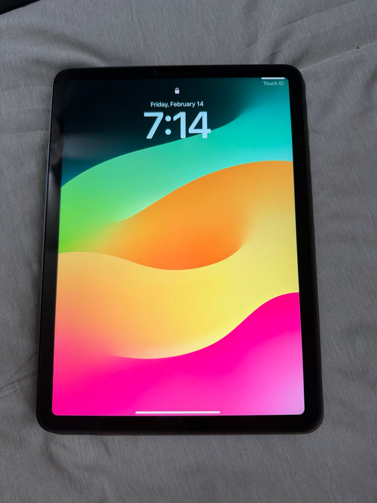 iPad Air 5th gen 8A52